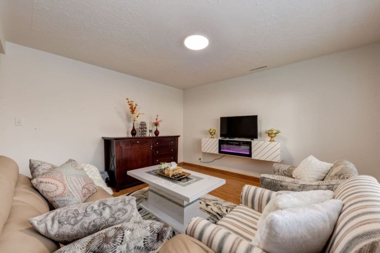 51881-241424-3um40EHLDi88ETAqfjofwJm1RiRZKJ5z3Ztama6WOA8-65cb0d8174ed0