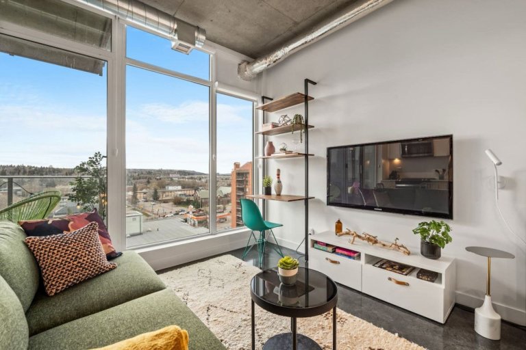 51881-270910-2c6tQ52jVvQB9qjTF5ZB0eB3-Zl3aOYXk9Efe--H--woE-66425f383733e